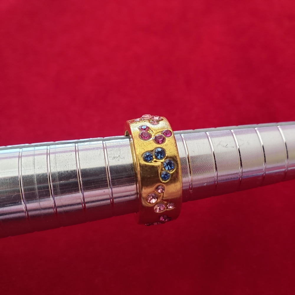 Gold tone Ring with blue and pink Rignstone - Picture 2 of 7